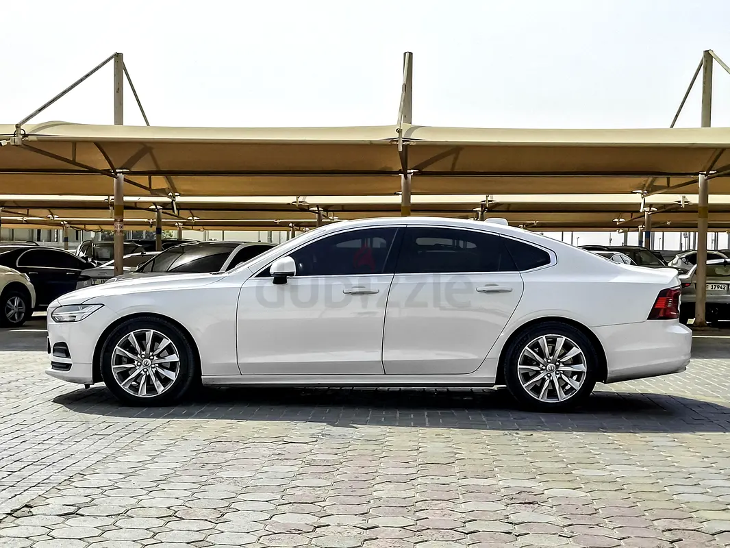 volvo s90 T5 FWD Momentum مدل ۲۰۲۱