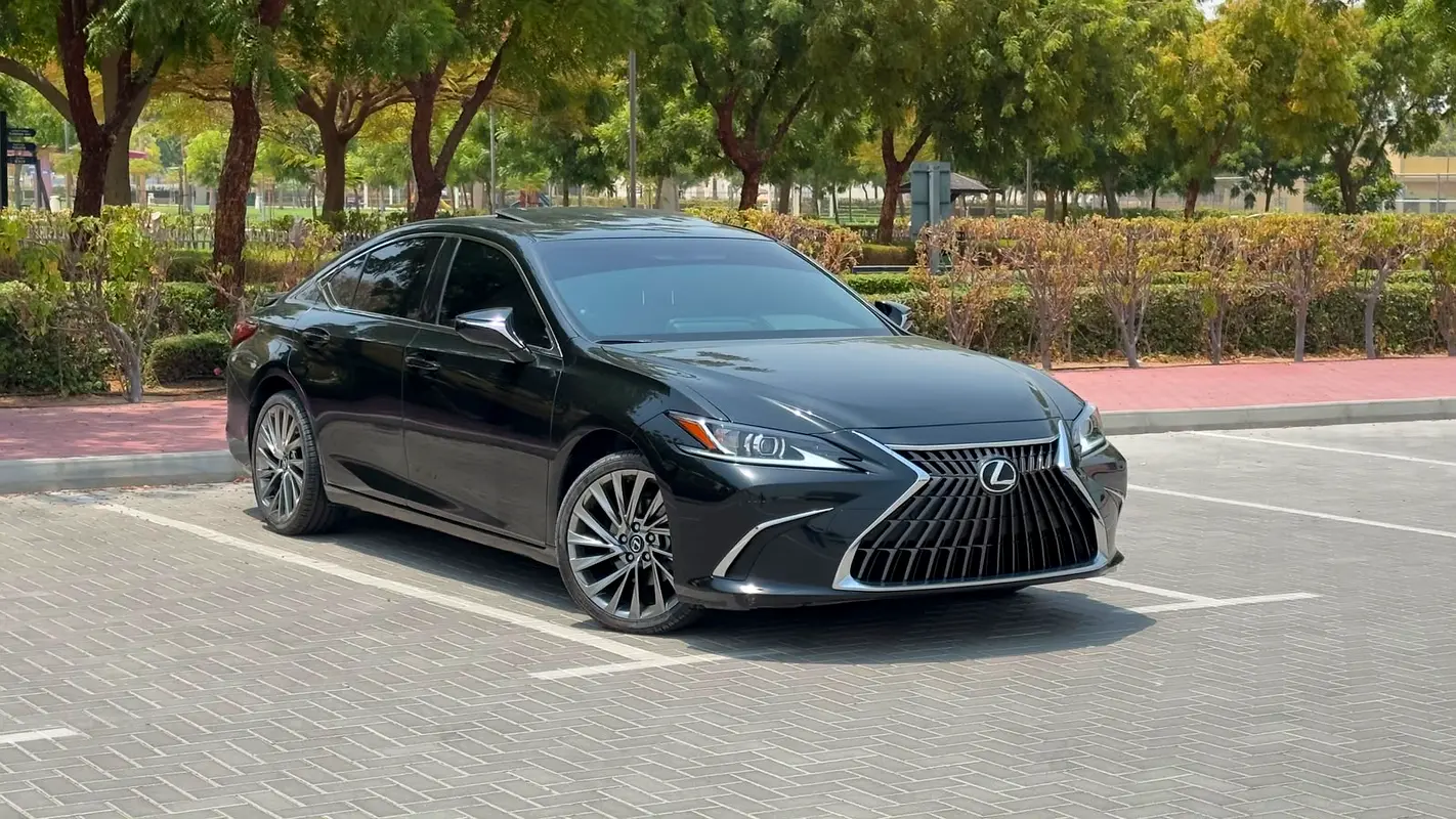 لکسوس es series ES 300h Premier مدل ۲۰۲۵
